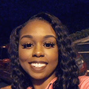 Meet your Posher, Desiree